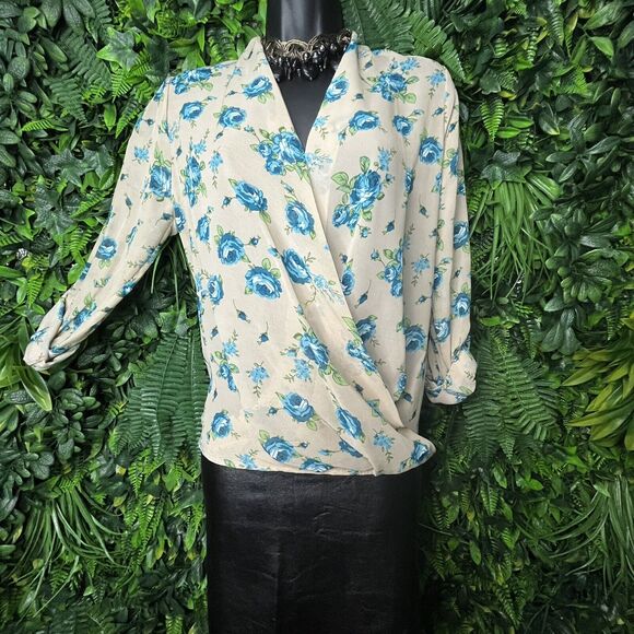 PINKLINE Tops Women Small Beige‎ Blouse Floral Blue Detail Faux Wrap Sheer  0726 - Picture 2 of 9